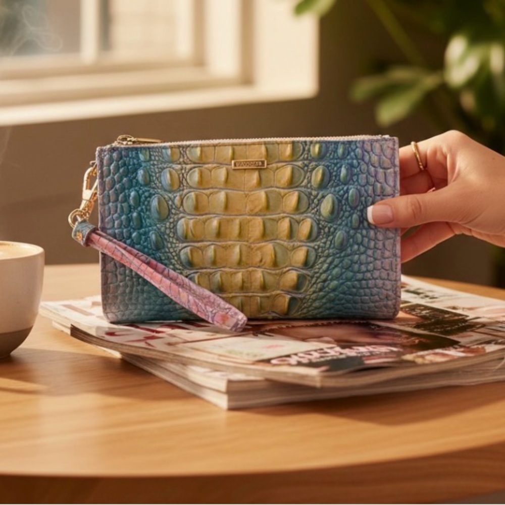 Brahmin SAMPLE Daisy Melbourne Leather Wristlet NWT